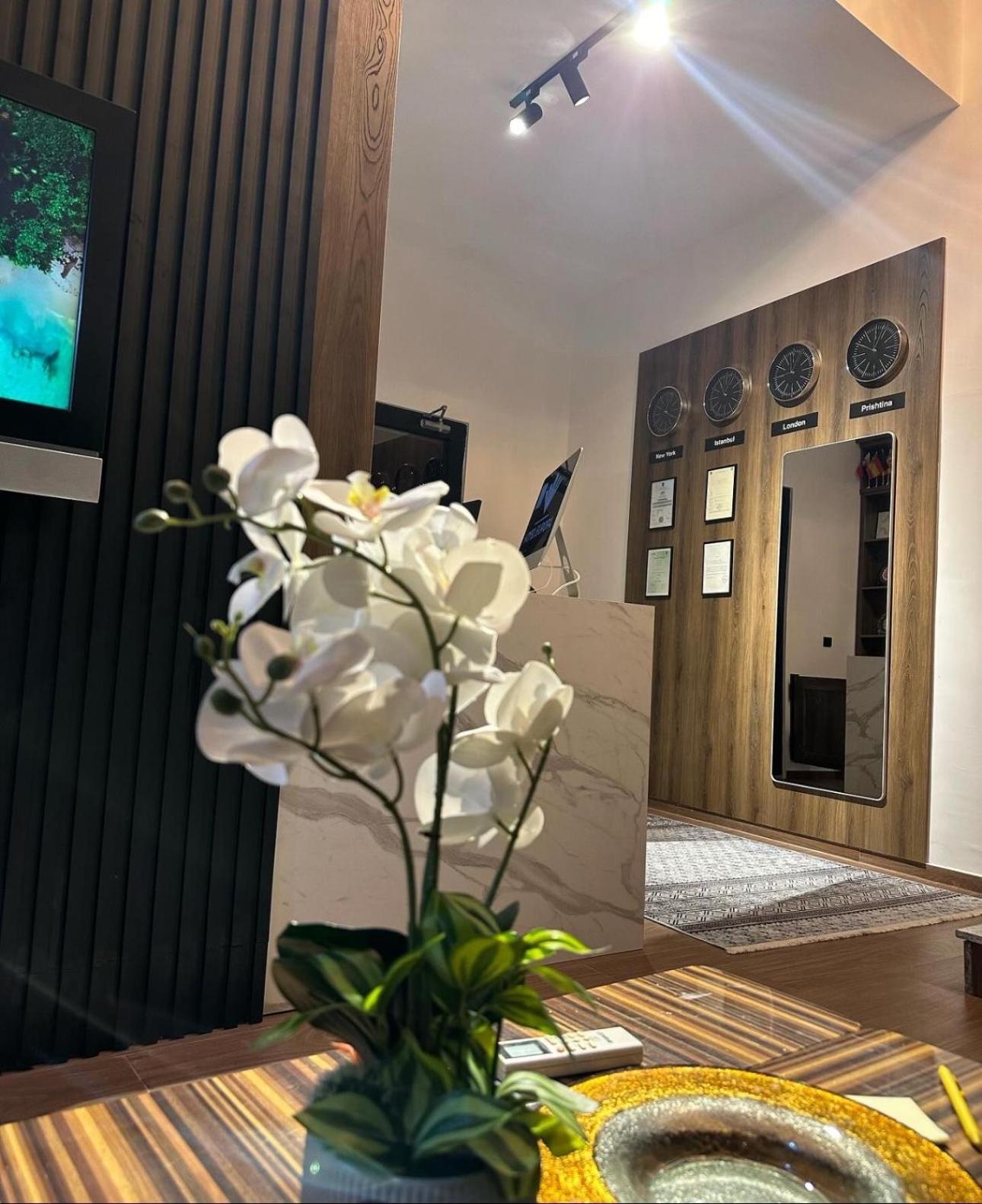 Hotel Europa Prishtina Приштина Экстерьер фото
