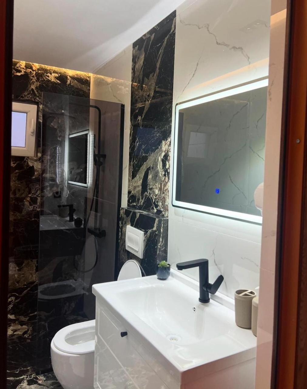 Hotel Europa Prishtina Приштина Экстерьер фото
