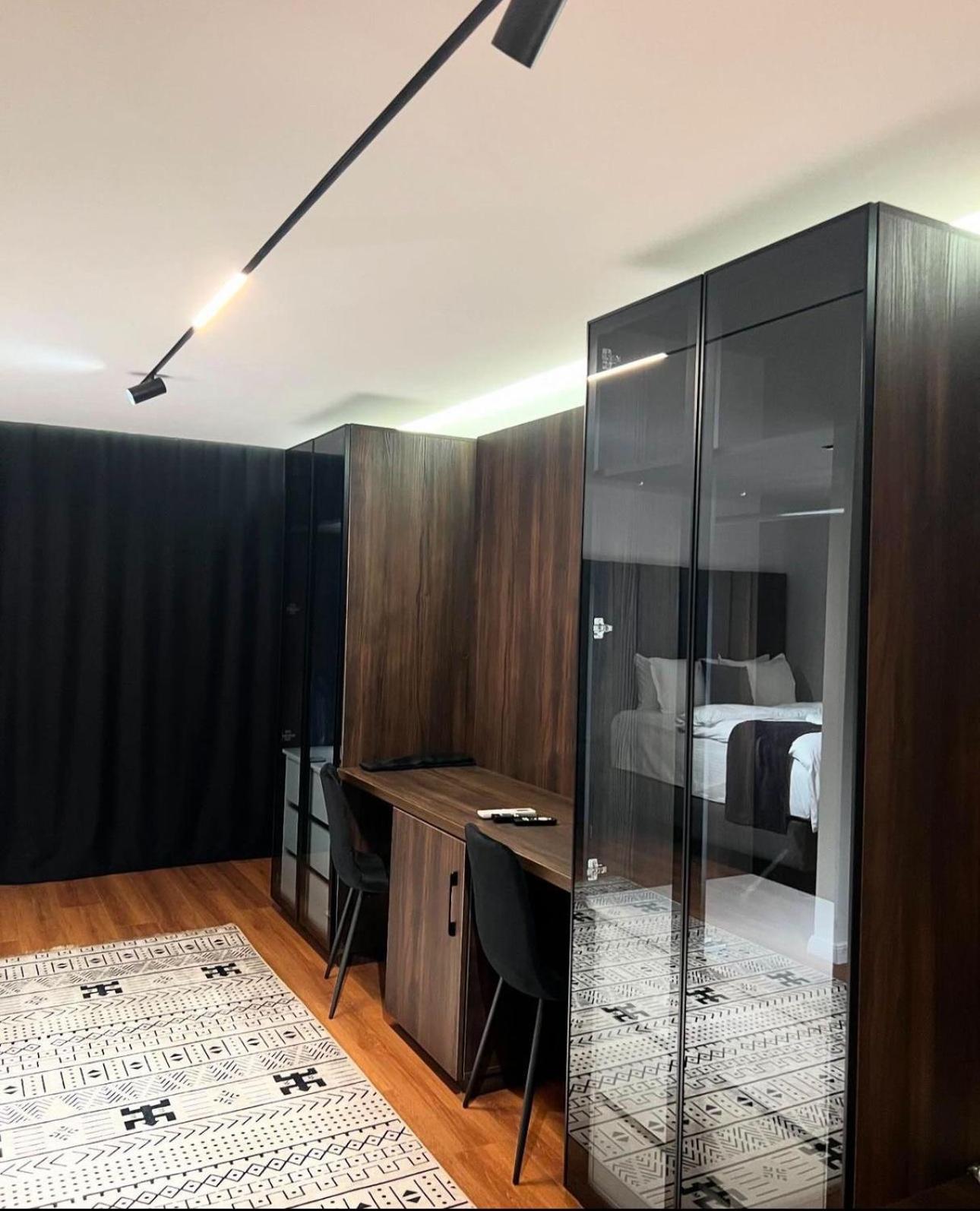 Hotel Europa Prishtina Приштина Экстерьер фото