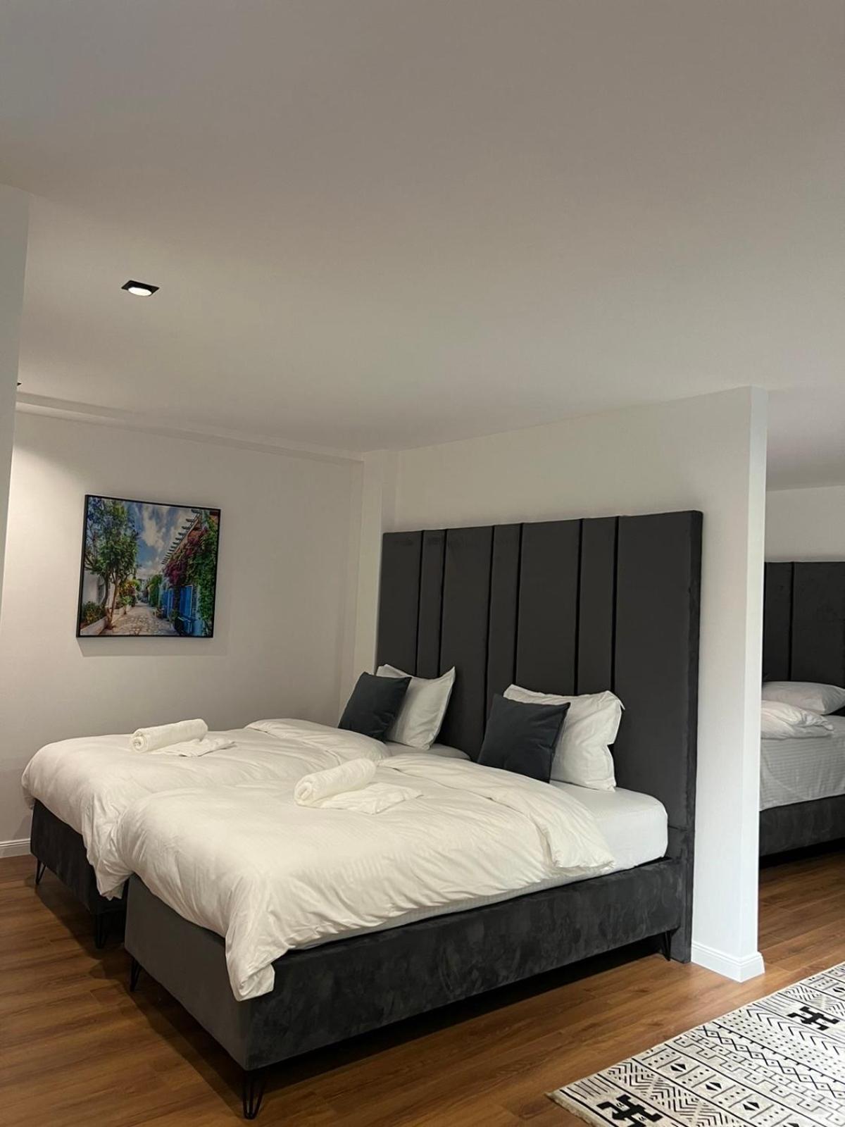 Hotel Europa Prishtina Приштина Экстерьер фото